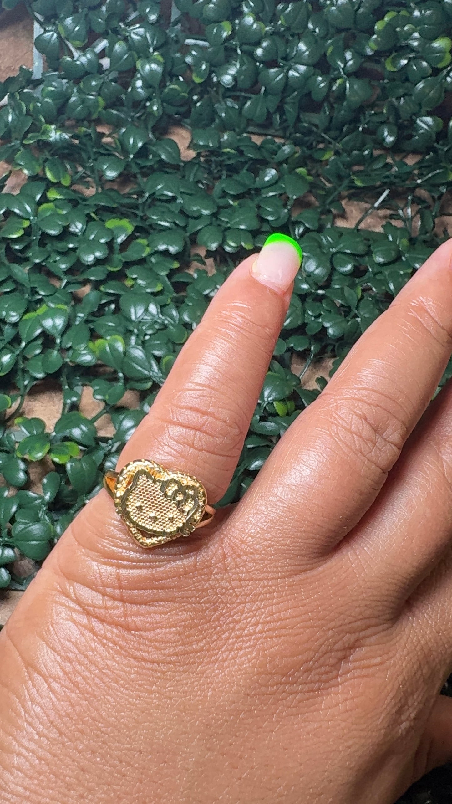 Small face HK ring
