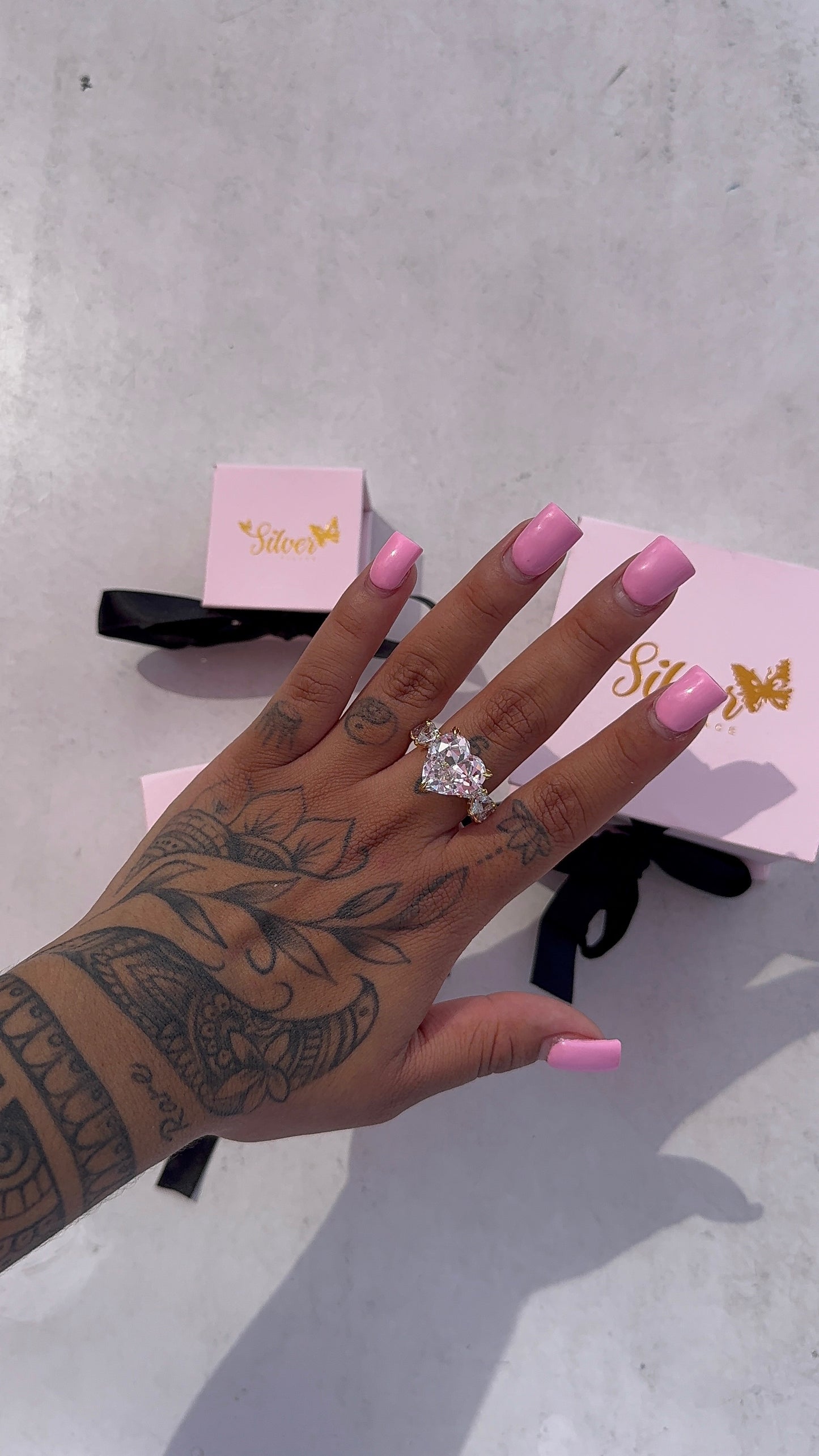 Luxury heart diamond ring