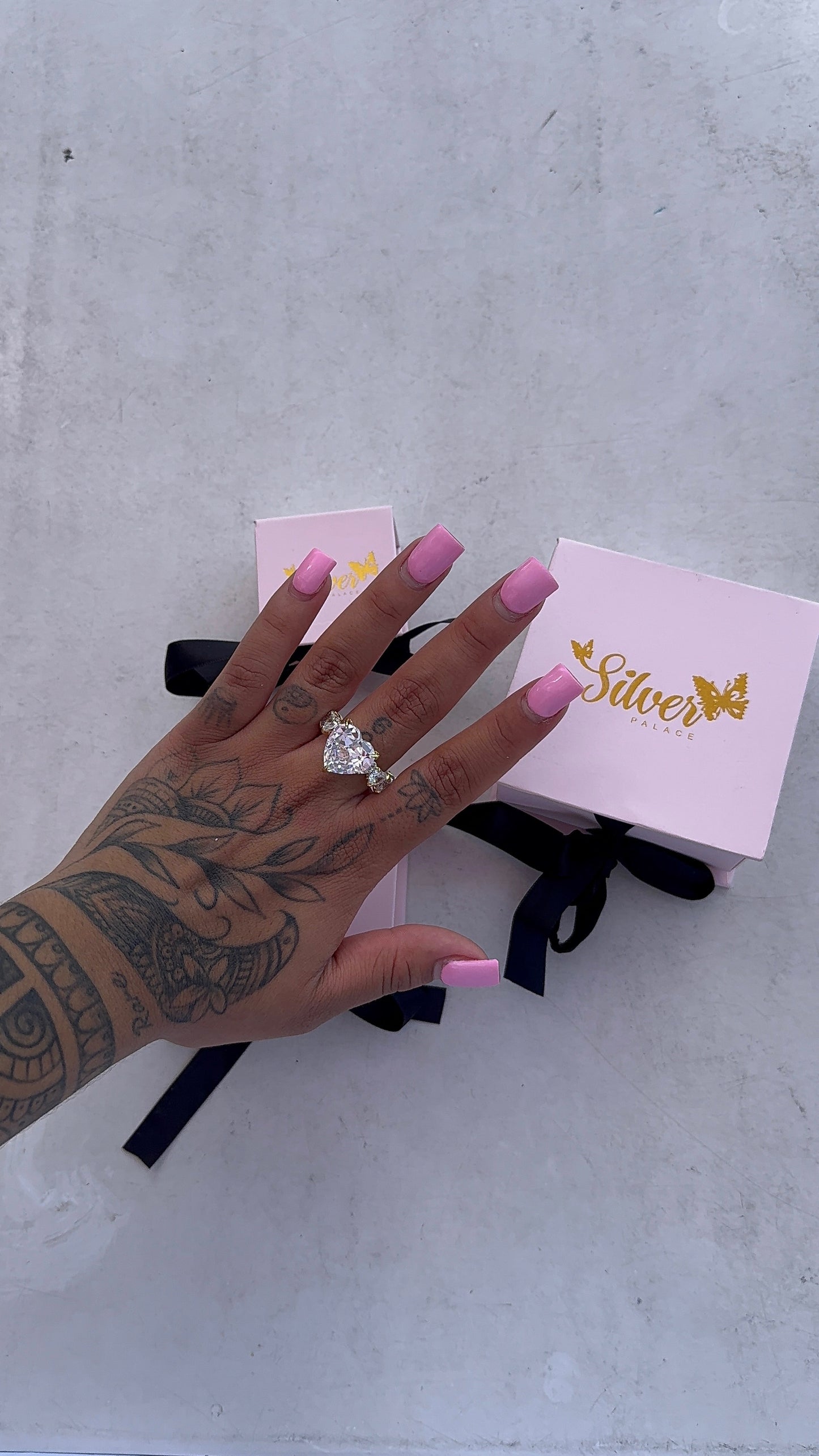 Luxury heart diamond ring